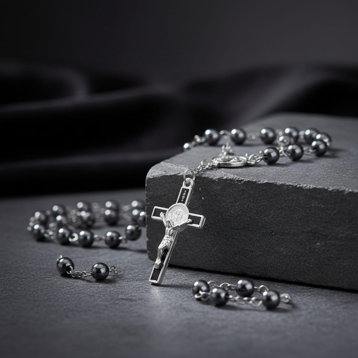 Chapelet en Hématite 6mm pour Homme et Femme - Collier de Prière Catholique avec Pendentif Croix